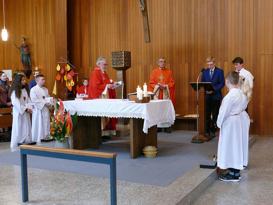 Firmung 2019 in Naumburg (Foto: Karl-Franz Thiede)